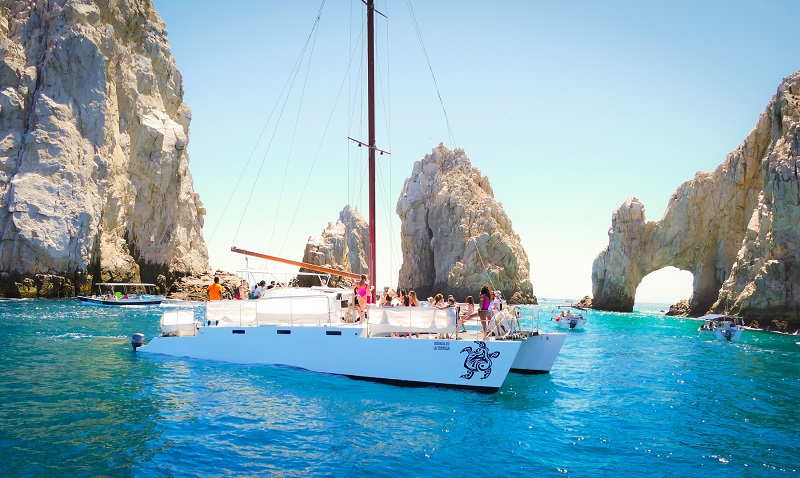 Passeio de barco ou catamarã com crianças em Los Cabos Passeio de barco ou catamarã com crianças em Los Cabos